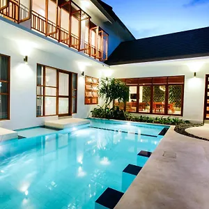 https://pudak-sari-unizou-hostel.ubudhotelsnow.com